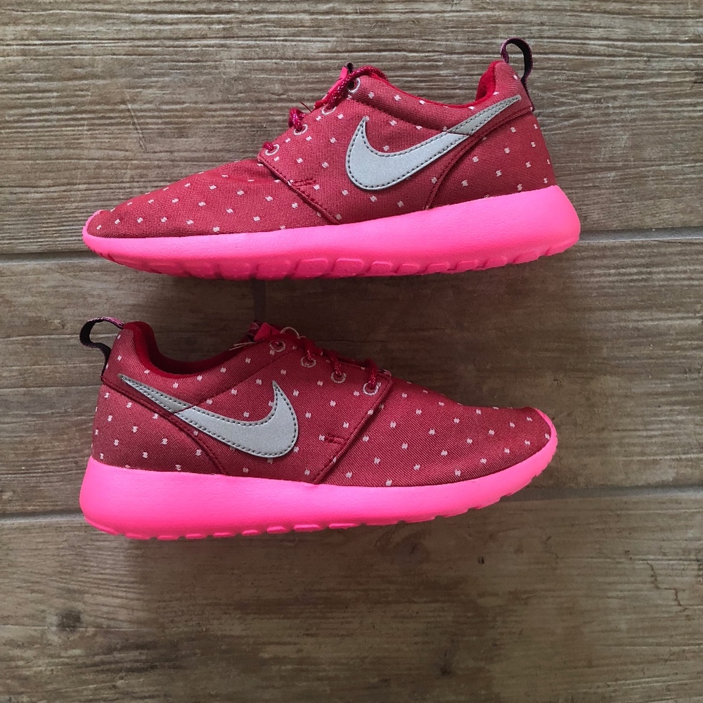 NWOB NIKE ROSHERUN PRINT (GS) Running - Picture 1 of 7